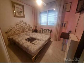 Stanza in appartamento di 150 m² a Cologno Monzese