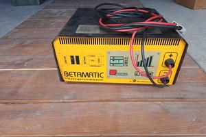 Caricabatteria spazzatrice/carrello elevatore