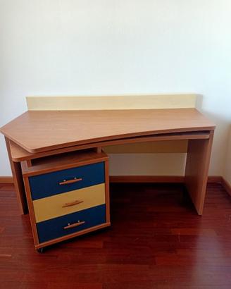 Scrivania angolare con cassettiera