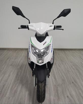 F17 BIANCO SCOOTER L1e = 50cc DISPONIBILE
