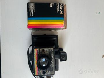 Polaroid er 669