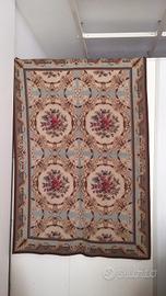 Tappeto hand-made a petit-point