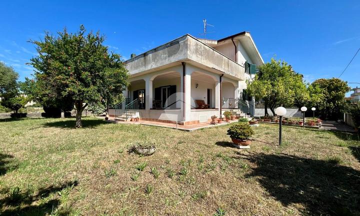 VILLA SINGOLA A ANZIO