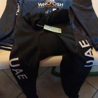 abbigliamento salopette e giacca per bici