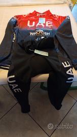 abbigliamento salopette e giacca per bici