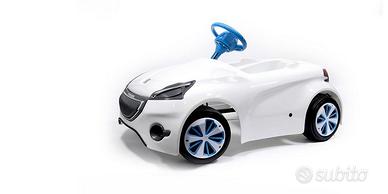 Auto macchinina a pedali Peugeot 208