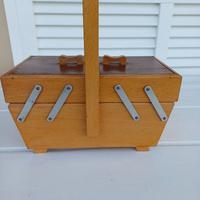 Scatola per cucito in legno