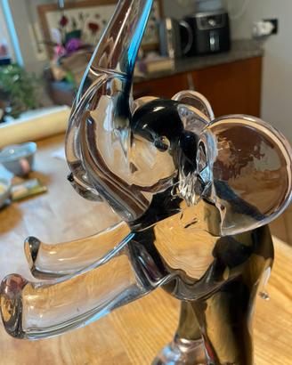 Elefantino in equilibrio su palla, vetro di Murano