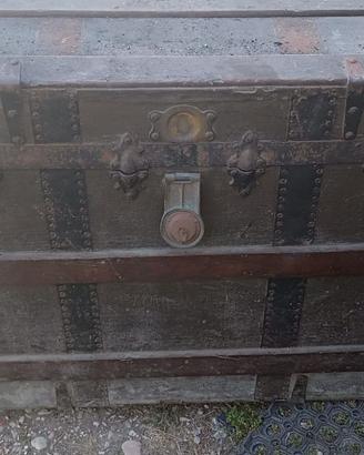 baule antico da restaurare