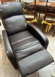 Poltrona in ecopelle