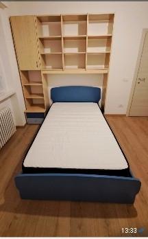 letto da una piazza e mezzo con mobile e materasso