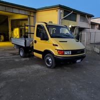 Iveco daily con gru
