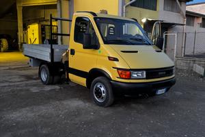 Iveco daily con gru