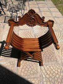 Poltrona Savanarola legno massello intagli unici