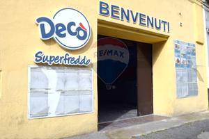 Locale commerciale 128 mq Napoli