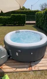 Piscina spa idromassaggio