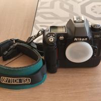 Nikon F80 solo corpo con MB 16