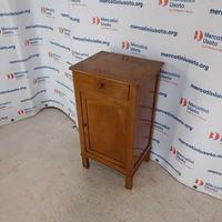 Comodino in legno massello prima metà 900