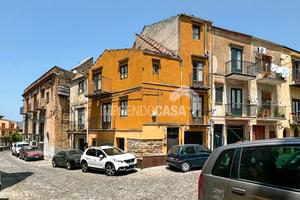 Palazzina indipendente su 3 livelli