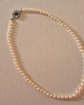 Collier perle, oro bianco, zaffiro e diamanti