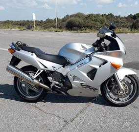 Honda VFR800 FI - 2001