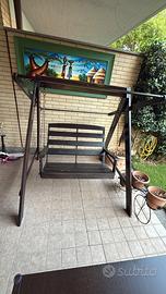 Dondolo da giardino in legno