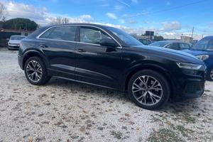 AUDI Q8 45 TDI quattro tiptronic Sport