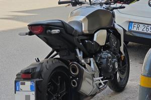 Honda cb1000R