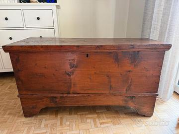 Cassapanca antica in legno massello 