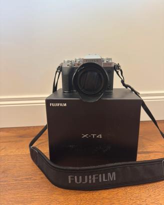 fuji XT4 con obiettivo 18-55