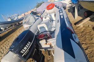 Gommone 4m+carrello+25CV+posto barca
