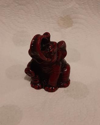 Statuetta vintage orientale di elefante in resina 