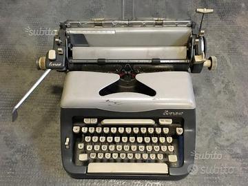Vecchia macchina da scrivere EVEREST