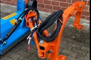 Macchine agricole trincia erba