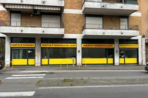Locale commerciale - grande visibilita'