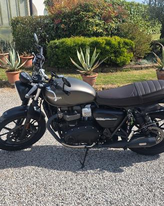 triumph street twin 900