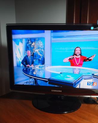 TV LCD MONITOR 20“SAMSUNG SYNCMASTER TH200HD