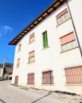 CASA SEMINDIPENDENTE A SAVOGNA