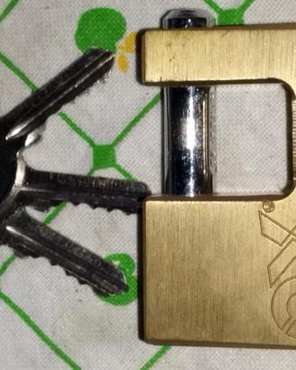 Lucchetto rettangolare per serranda