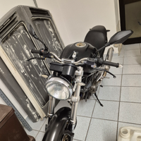 Ducati monster 600 del 2000