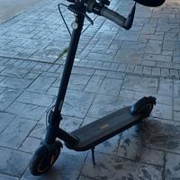 Monopattino Segway Max G30