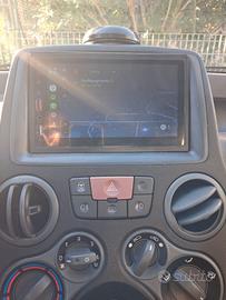 passaggio un altra auto