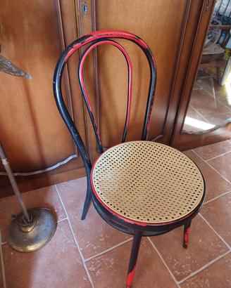 sedia in metallo.
