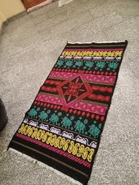 tappeto  colorato ,  con francie 