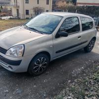 Renault Clio II 1.2 16v Benz. 