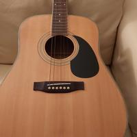 chitarra acustica Sakura