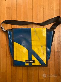 Borsa Freitag tracolla