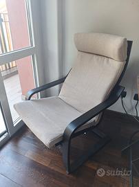 Poltrona IKEA POÄNG con cuscino beige