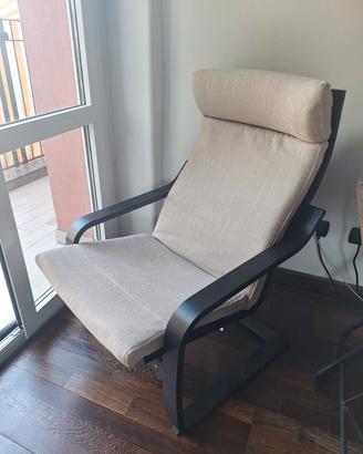 Poltrona IKEA POÄNG con cuscino beige