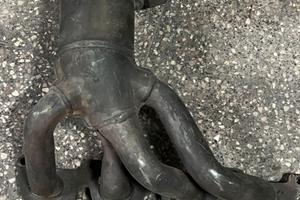 Collettore di scarico con catalizzatore integrato